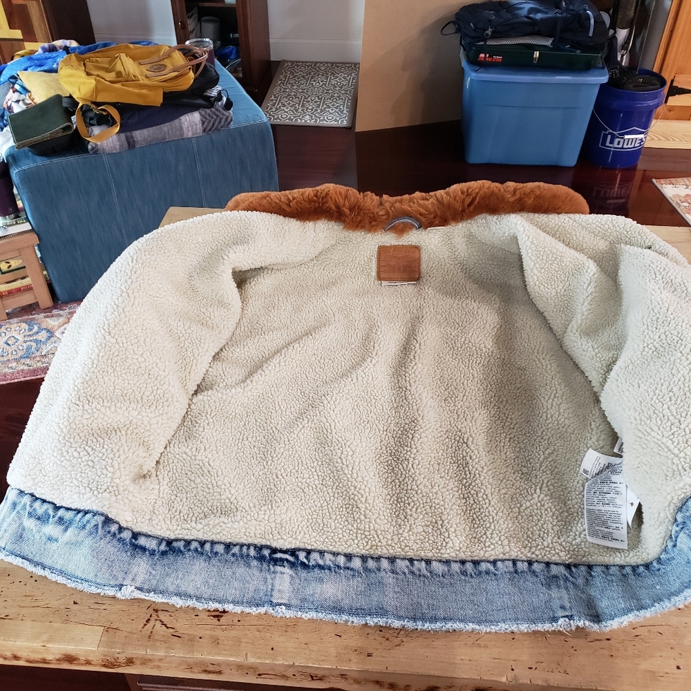 Levi's "Killing me softly" removable fur collar distressed sherpa jean jacket S - Picture 8 of 11